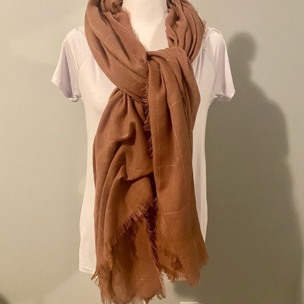 Blush scarf with gold accents woven throughout